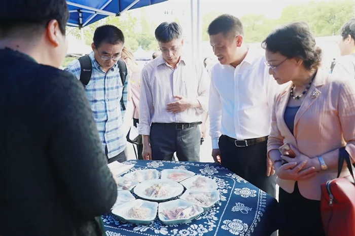 1647398045335056193.jpg 1621901381133065477.jpg