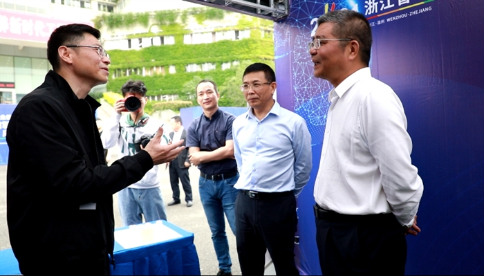 1647397269627085588.png 1621901493799023155.png