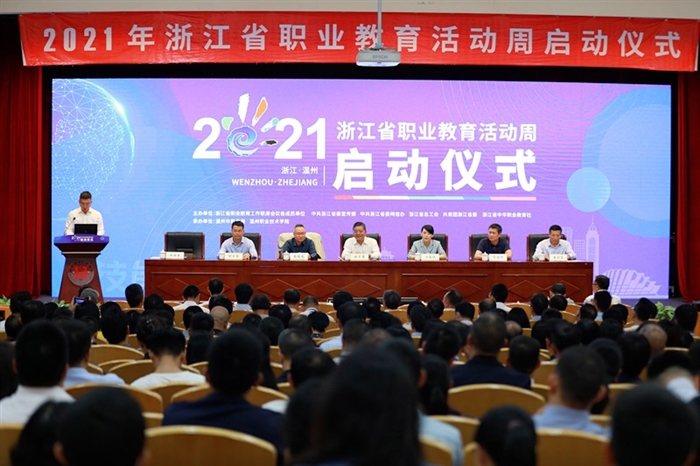 1647397570502056064.jpg 6375740401291757408790354sl.jpg